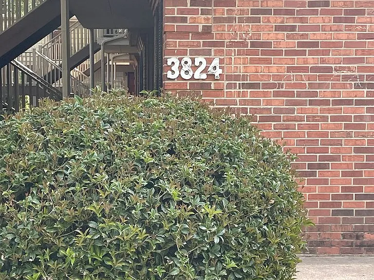 3824 E Country Club Rd — Photo 2