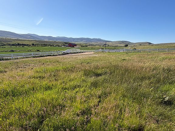 3rd image of 1232 Sharon Loop
