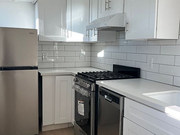 5th image of 1703 W 38th St