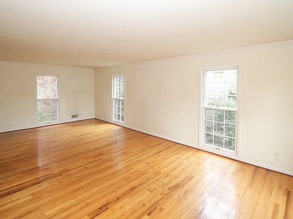 2nd image of 3743 Fox Hills Dr SE