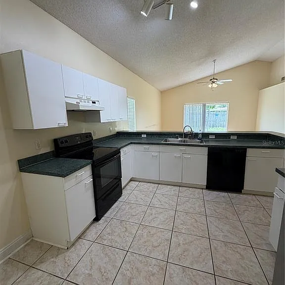 362 Lexingdale Dr — Photo 7