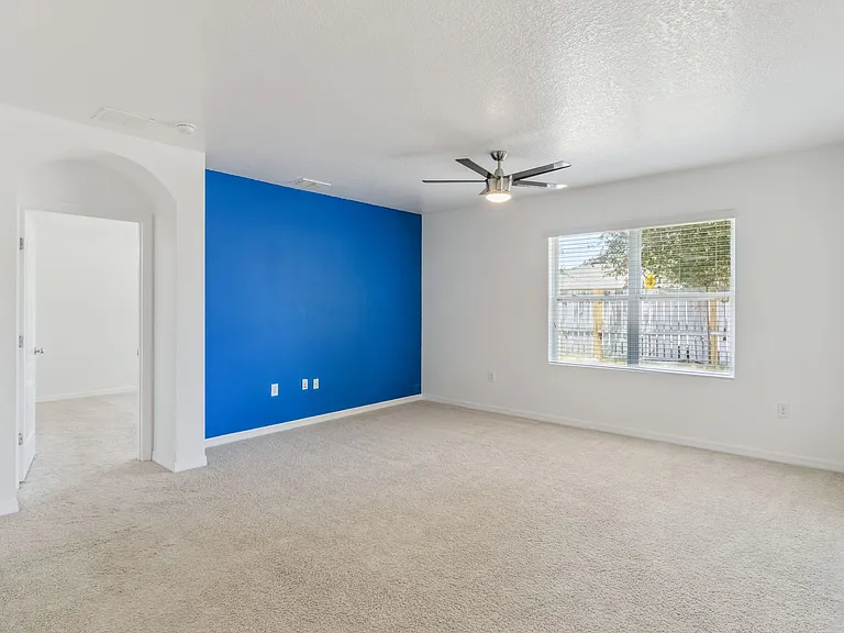 4257 Roberta Dr — Photo 10