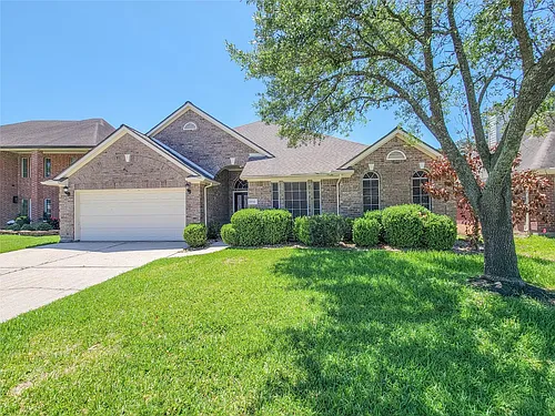 18511 Falcon Crest Dr Photo 1