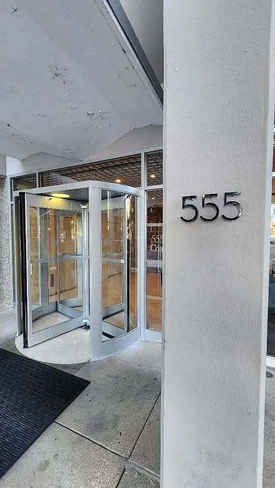2 bed, 2.0 bath, 1200 sqft, $3,200 — Photo 2