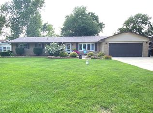 818 N Prairie View Dr, Kankakee, IL 60901