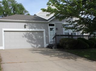 5105 Rosehill Rd, Shawnee, KS 66216