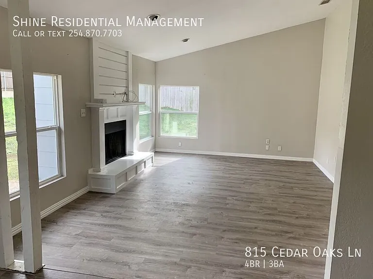 815 Cedar Oaks Ln — Photo 2