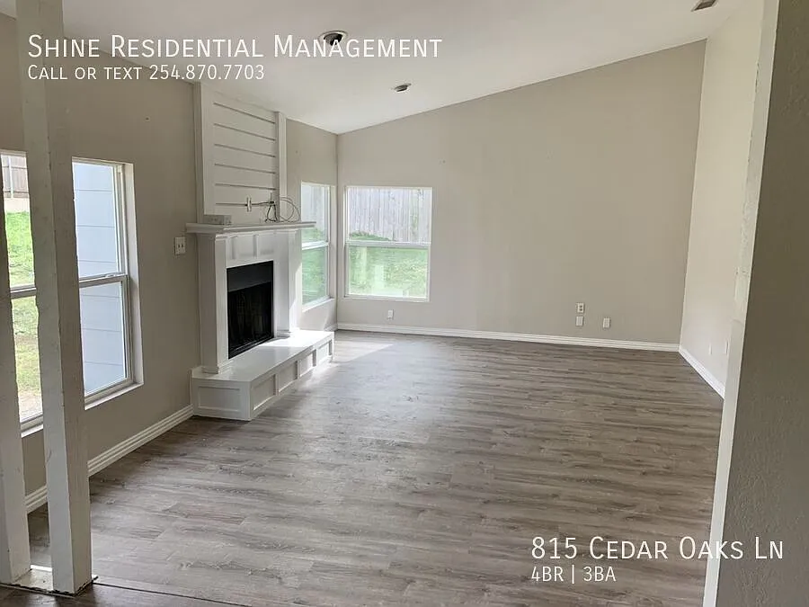 Building Photo - 815 Cedar Oaks Ln