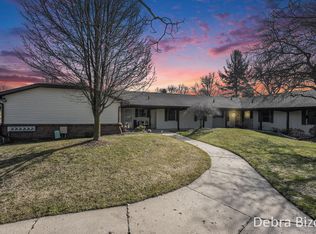 233 Bona Vista Dr NW, Grand Rapids, MI 49504