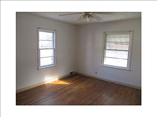 5th image of 720 E Markwood Ave
