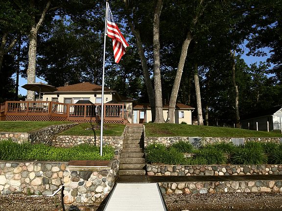5th image of 6090 Mount Maria Rd