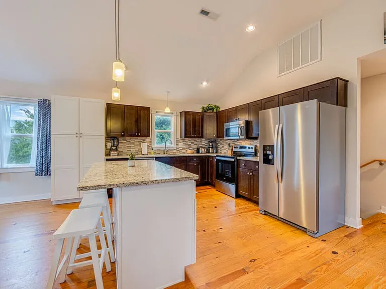 5209 Lunar Dr — Photo 13