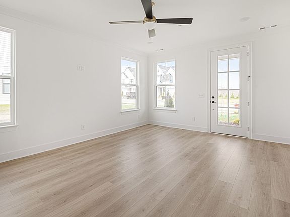 2nd image of 3049 Inman Dr