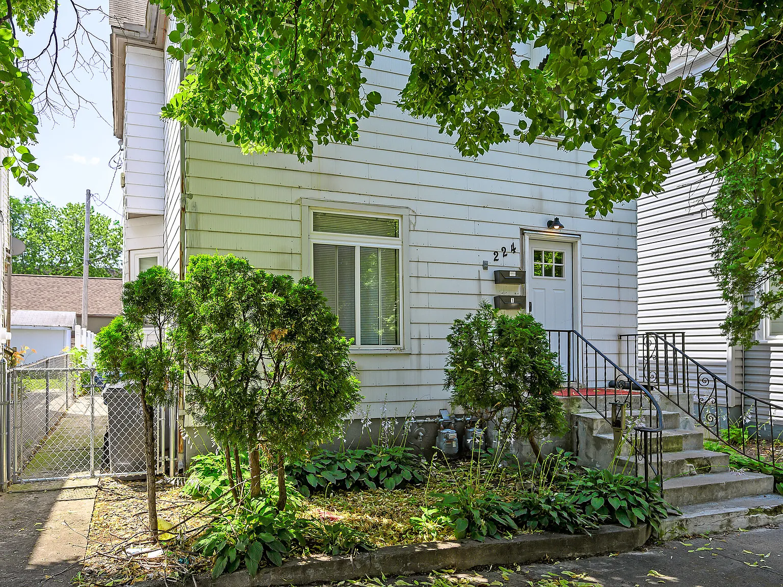 2 bed, 800 sqft, $1,595 — Photo 2