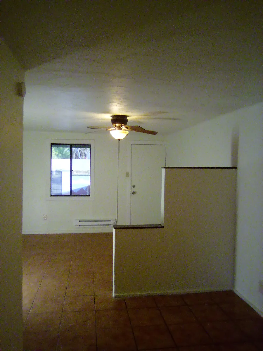 Building Photo - 115 E Alturas St #8