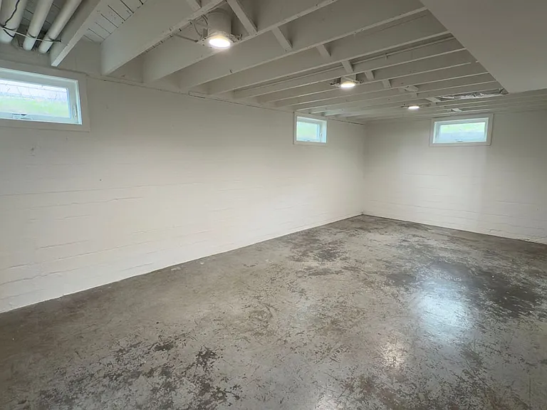 322 Pleasant Ave — Photo 6