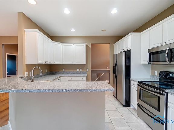 4th image of 14830 Lake Winds Dr