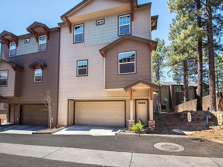 2493 W Gunnison Ct — Photo 1