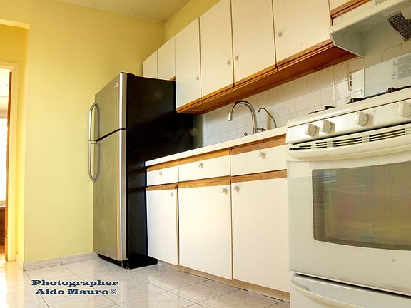 2nd image of 214 W 105th St APT 5A