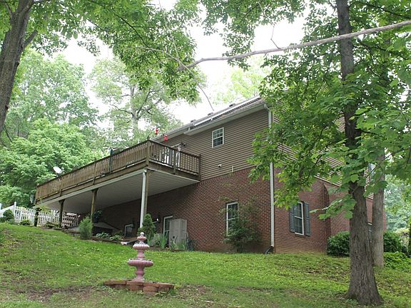 2nd image of 105 Beech Cir
