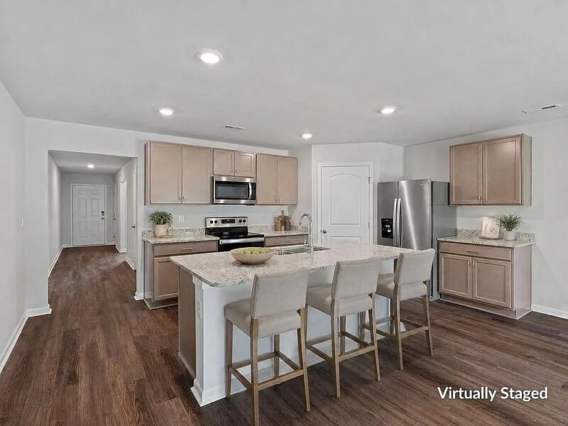 4 bed, 2.0 bath, 1884 sqft, $2,000 — Photo 3