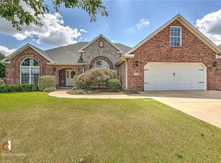 5742 W Cobbler Pl, Rogers, AR 72758