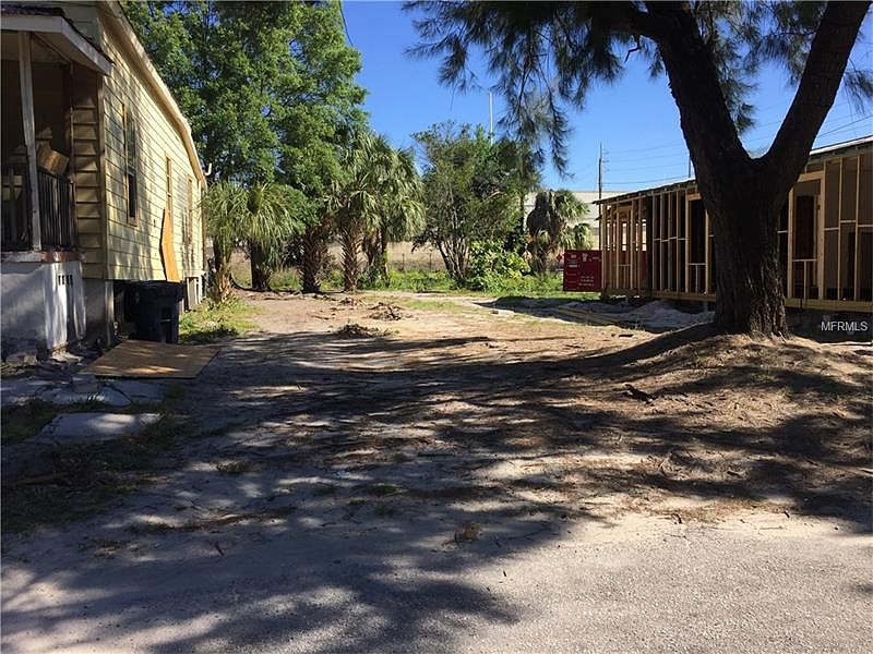 2nd image of 2318 E 12th Ave