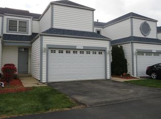 1725 Waters Edge Dr, Minooka, IL 60447