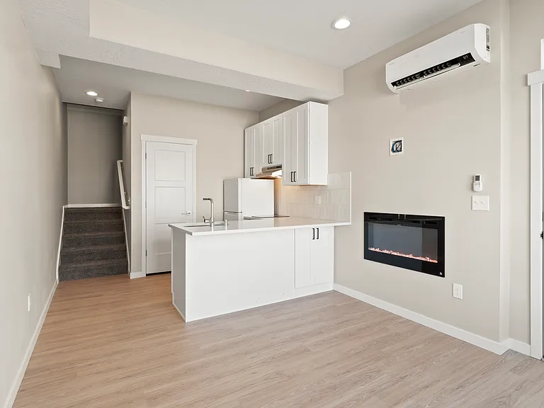 1678 S Cochran St #B — Photo 5