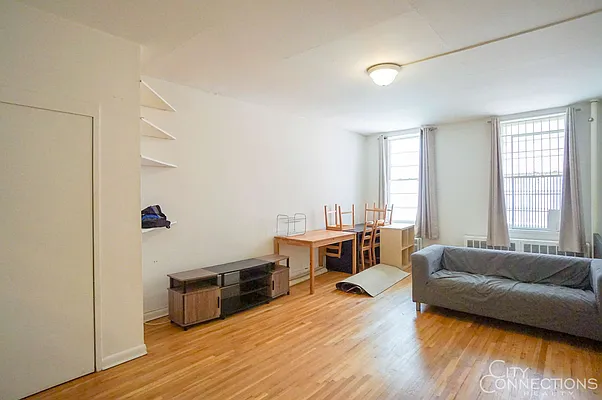 Rented by City Connections Realty | media 14