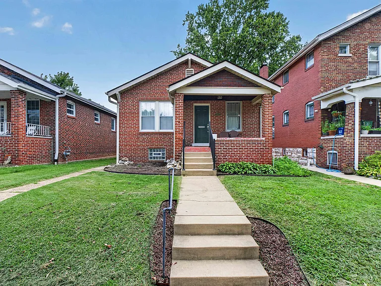 6032 Marmaduke Ave — Photo 2