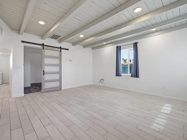 1220 N Catalina Ave — Photo 6