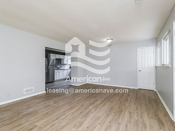 337963_003_living_room_13680351.jpg