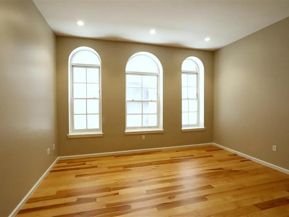 17 Bow St #21