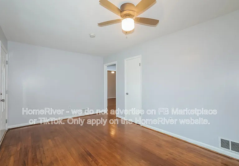 309 E Meadow Dr — Photo 10