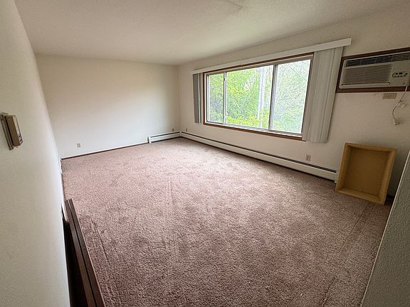 2nd image of 910 8th St S #5