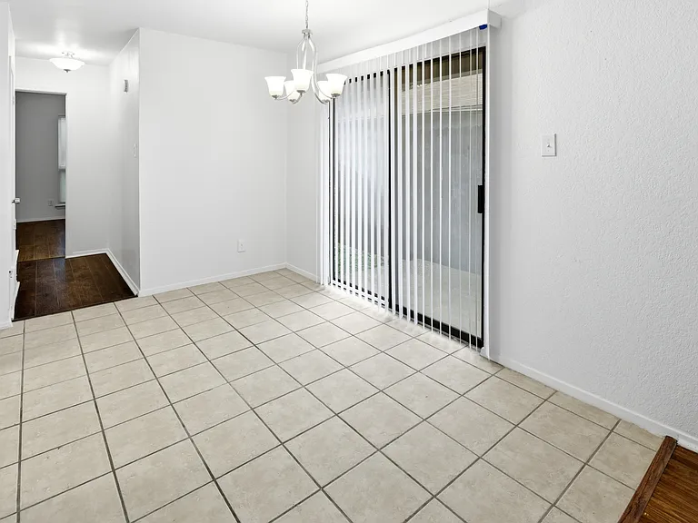 3324 Green Ridge St — Photo 5