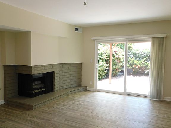 5th image of 3733 Portofino Way #B