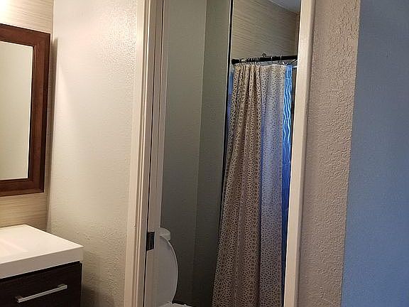 4th image of 4443 White Oak Ct
