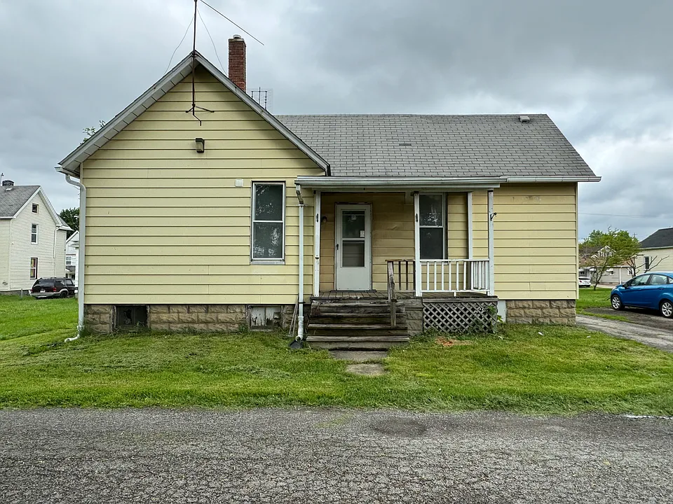 39 E 2nd St #.5