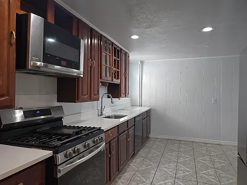 139 Sickles Ave #2 Photo 1