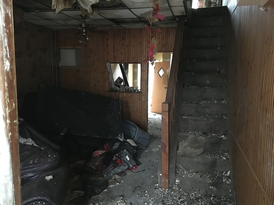 2nd image of 3323 Hartville St