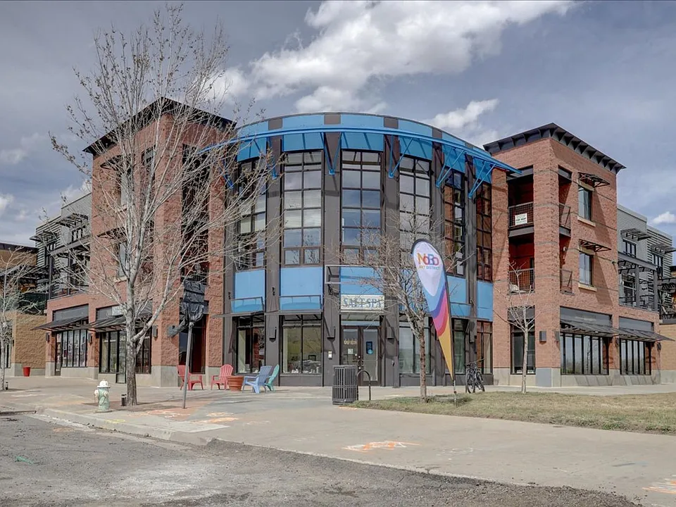 4520 Broadway #206