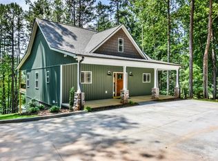 326 Harbor Dr, West Union, SC 29696