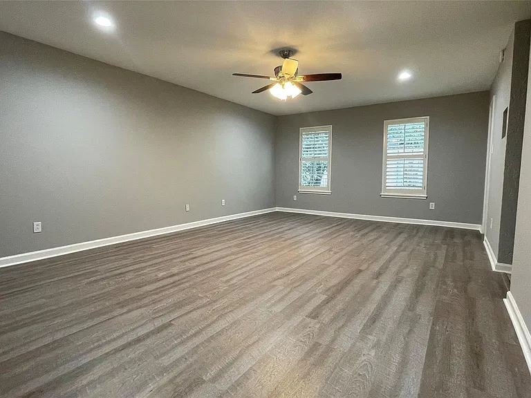 403 N Post Oak Ln #403 — Photo 10