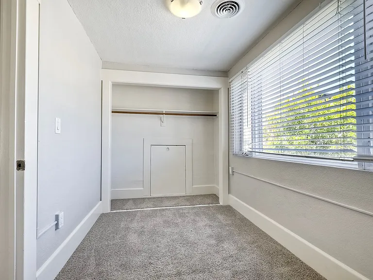 4052 Albatross St — Photo 27