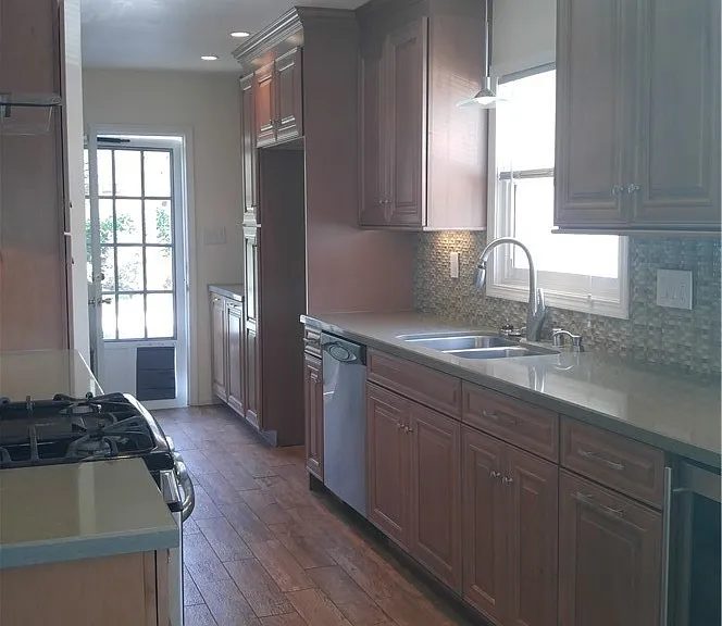 201 E Locust Ave — Photo 7