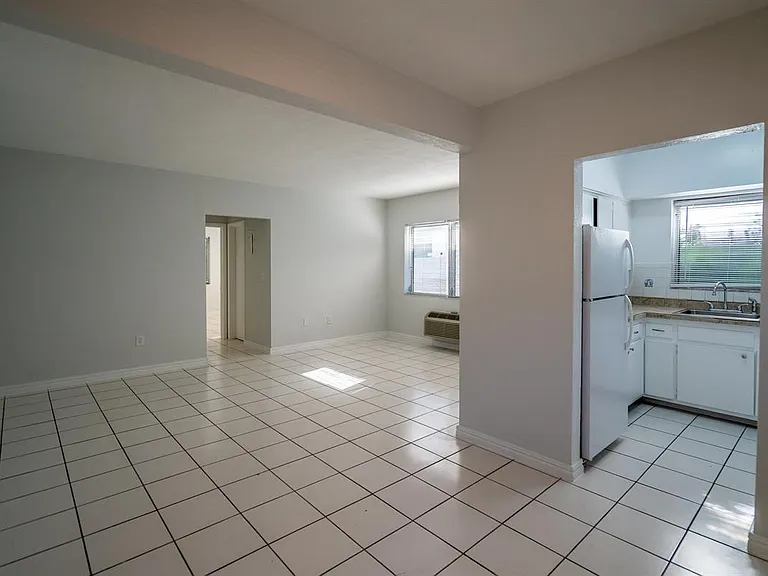 7640 Carlyle Ave #10B — Photo 8