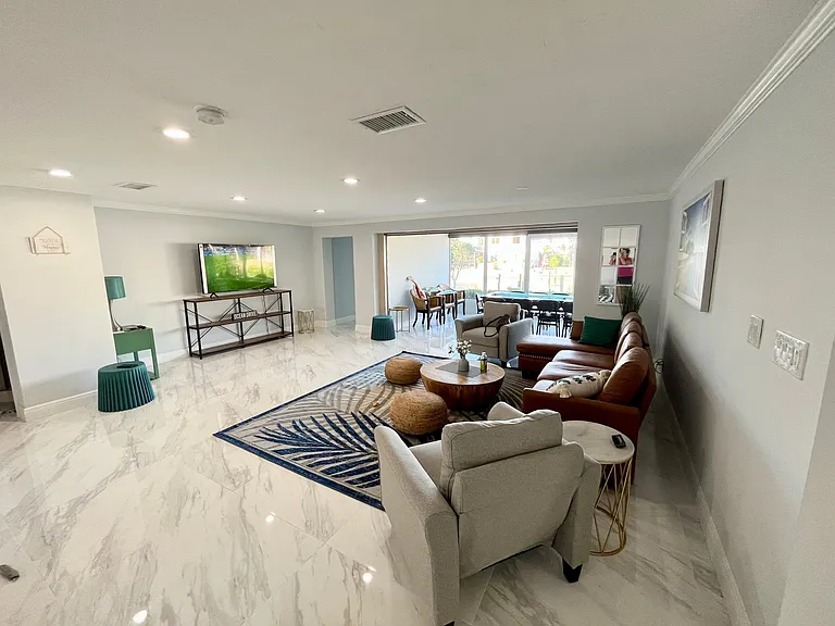 455 Bayside Ave — Photo 32
