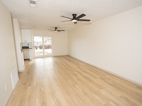 4th image of 105 Richburg St